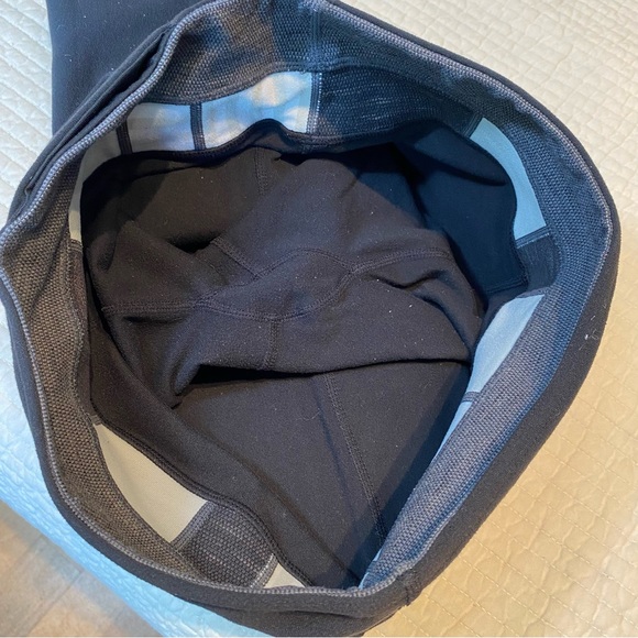 Lululemon Black 3/4 Cropped Leggings. Size 6 Older Style Athletic - Picture 12 of 14